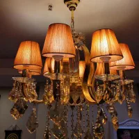 یک جفت لوستر کریستالی