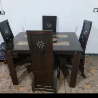 میزناهار خوری ۴ نفره و یک صندلی