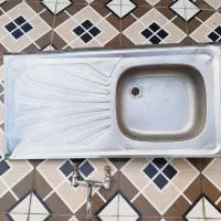 سینک همراه با شیر مخلوط