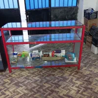 ویترین شیشه ای