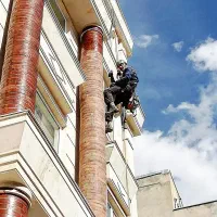 کار در ارتفاع بدون نیاز به داربست و بالا بر|خدمات پیشه و مهارت|اراک, |دیوار