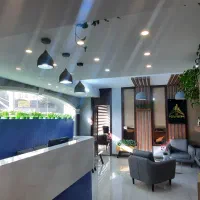 استخدام همکار خدماتی آقا املاک(فقط ایرانی)