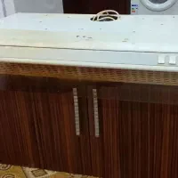 ۱عدد هود زیر کابینتی به همراه کابینت های گلاس