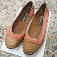 کفش تمام چرم سایز ۴۰. فقط یک بار پوشیده شده