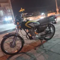 ۲۰۰ مدارک کامل