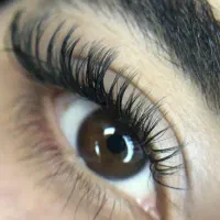 کاشت ناخن و اکسنشن مژه فقط ۳۵۰