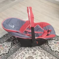 کریر و اسب اسباب بازی