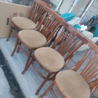 تعدادی صندلی چوبی قیمت مناسب 1500000