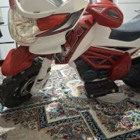 موتور شارژی و میز و صندلی