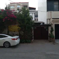 زمین و خانه ویلایی دو بر بلوار گیلان خیابان ۱۹۲