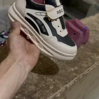 کفش اسپرت بچگانه برای دسفروشی