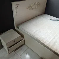 سرویس تخت دو نفره بهمراه کفی تخت + میز تلویزیون