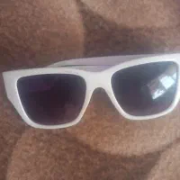 یک عدد عینک پیدا کردم