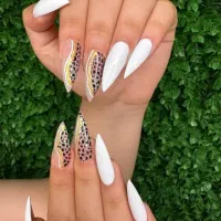 استخدام ناخنکار طراح وژلیش کار مژه کار بافت کار