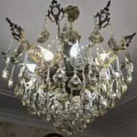 فروش لوستر  برنز به دلیل مهاجرت