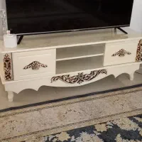 میزتلوزیون و ویترین