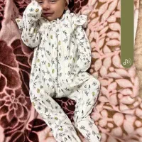 پرستار بچه نگهداری از کودک