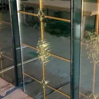 شیشه بری ساختمان