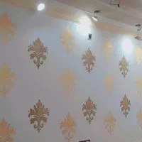 نقاش طراح داخلی ساختمان