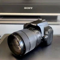 دوربین canon 250D با لنز 18 135 usm