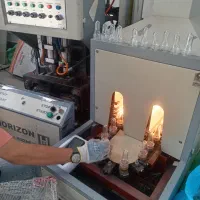 استخدام خانم واقا درخط تولید ظروف مواد غذایی