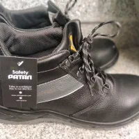 کفش ایمنی سایز46|کیف، کفش، کمربند|نیشابور, شهرک اندیشه|دیوار