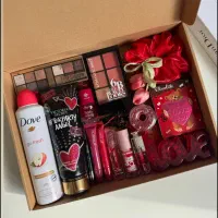 باکس کادویی ولنتاین اهدا میشود