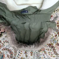 کاپشن|لباس|قم, دروازه کاشان|دیوار