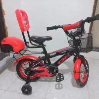 دوچرخه قرمز رنگ  خارجی