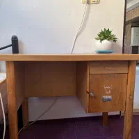 میز تحریر چوبی