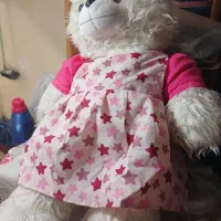 عروسک پشمالو  و دسته گل به فروش میرسد