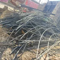 تعدادی لوله خم گلخانه