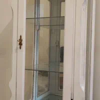 ویترین شیشه ای سفید