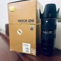 لنز نیکون هفتاد دویست کاملا سالم با کارتن