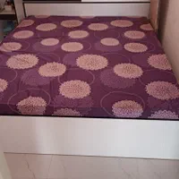 تخت کاملا سالم با تشک رویال