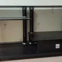 میز تلویزیونی شیشه‌‌ای