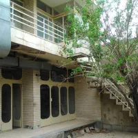 225-متر-حیاط-دار-با-ورودی-مستغل-توحید