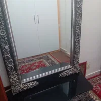 اینه و میز کنسول