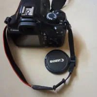 یک دستگاه دوربین عکاسی و فیلمبرداری کنون