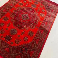 فرش لاکی قرمز