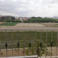 آپارتمان ۱۵۰ متری سه خوابه شیک و تمیز