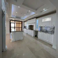 ۲۱۰متر بوستانها تیکه وسط/۱ساله/غرق در نور/۳پارکینگ