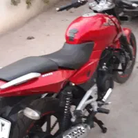 پالس یوجی ۴ قرمز ۱۸۰