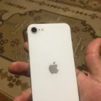 iPhone SE 128 lla سفید و تمیز