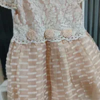 لباس دخترانه تمیز و سالم