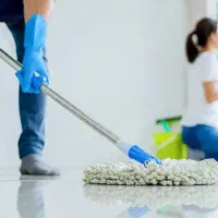 نظافتچی و خدمتکار آقا هستم