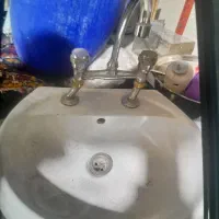 روشویی با شیر اب