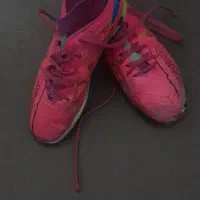 کفش فقط ۳۰۰ زیره لاستیک داخل سالن سُر نمیخوره