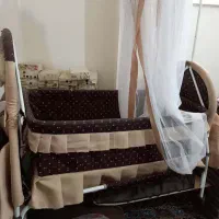 گهواره و تعدادی وسایل نوزاد با قیمت خییلی مناسب|کالسکه و لوازم جانبی|شیراز, تاچارا|دیوار