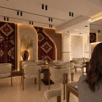سالن دار و پیک موتوری
